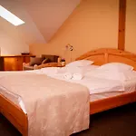 Frühstückspension Diofa Panzio 4*