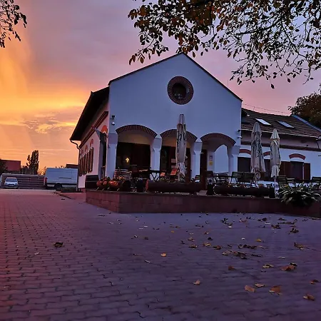 Bed & Breakfast Diofa Panzio 3*