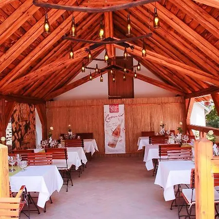 Bed & Breakfast Diofa Panzio Villany