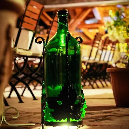 Diofa Panzio Bed & Breakfast