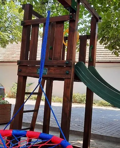 Diofa Panzio Bed & Breakfast 4*